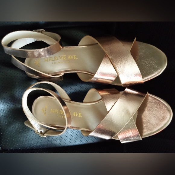 🎉Host Pick🎉 Rose Gold Metallic Faux Leather Two Straps Block Heel Sandals - Picture 4 of 16